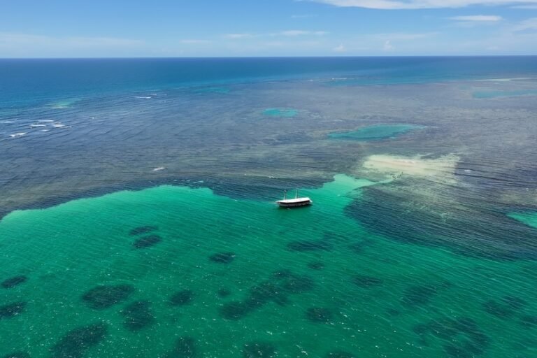 Praias são um dos principais pontos turísticos de Porto Seguro